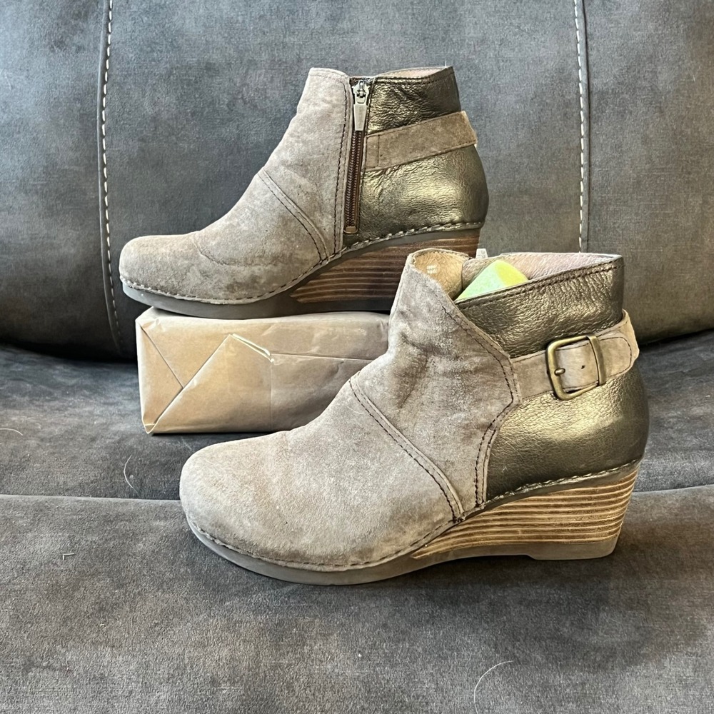 Dansko Leather Suede Ankle Booties Taupe Bronze Wedge Heel Size 40 EUC